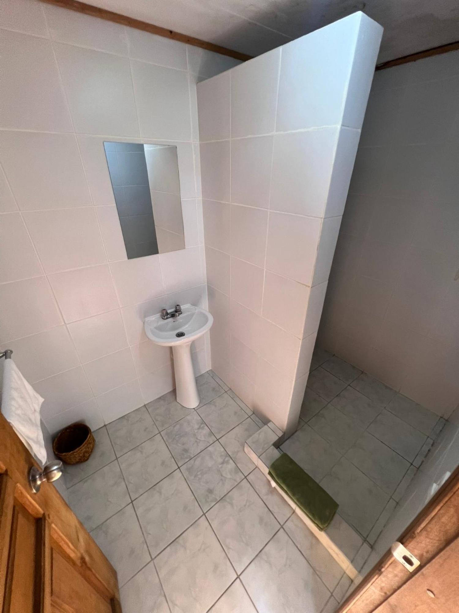 La Casa Verde Eco Guest House Banos  Room photo