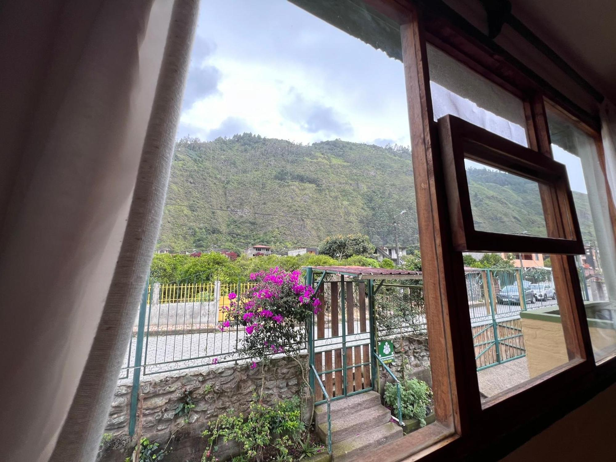 La Casa Verde Eco Guest House Banos  Room photo