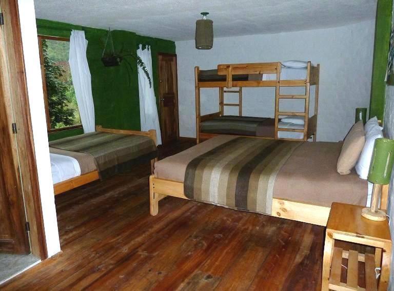 La Casa Verde Eco Guest House Banos  Room photo